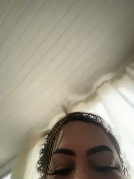 Fernandinhacarioca_ - Tirar a roupa e me tocar pro pedreiro