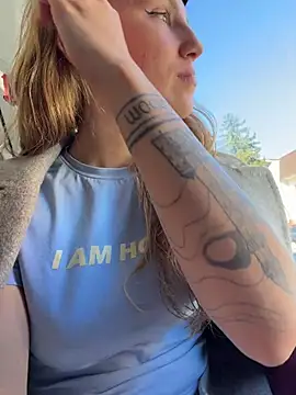 -stray-cat- - grab my tits and press them hard