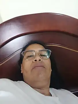 Emilif_ - Show anus — Mostrar el ano