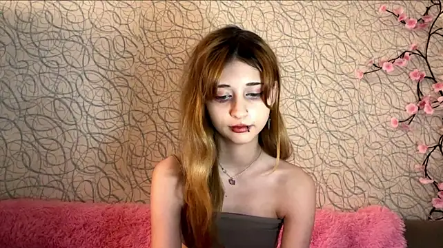 Hexie_doll - do 5 hard spank to my butt