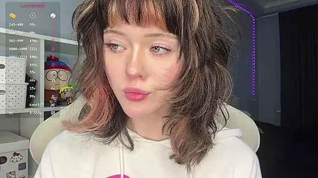 ShadowBarbie - finger in pussy