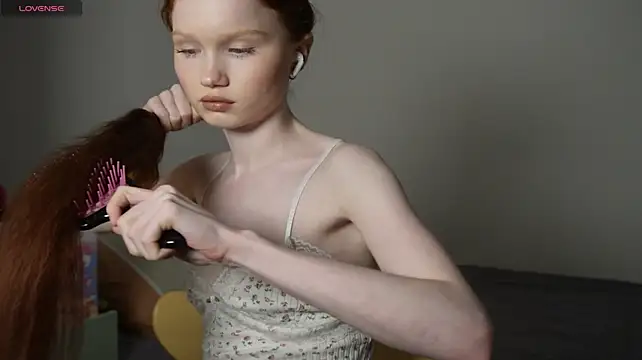 Nellie_baby - pussy play