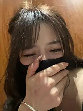 Xiao-mo520 - 美导老师下班兼，咖啡厅偷玩小刺激，超敏感体质容易失控，完成目标指定脱一件5分钟