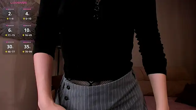 Fappershy - Flash of my nipples through the fingers