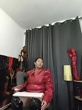 LeizaMagnus - worship my ass in leather