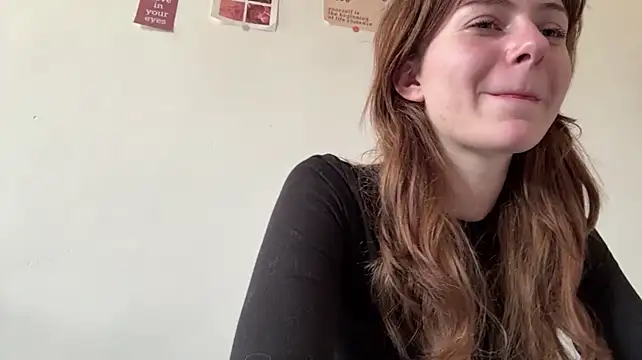 RolandeRohrs - Show my cute belly close up!🥰