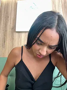 Sofi-jimenez - FUCK ME WITH DILDO UNDERTABLE + CUM🔥