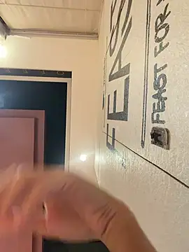 Fire-18's Live XXX Chat