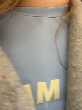 -stray-cat- - supertight cameltoe