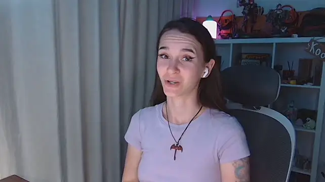 RolandeRodriquz - The bad girl will tease you.