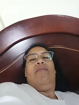 Emilif_ - Show anus — Mostrar el ano