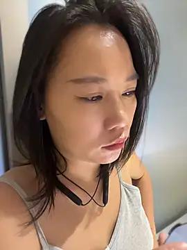 Eliza-E - 全裸5分钟