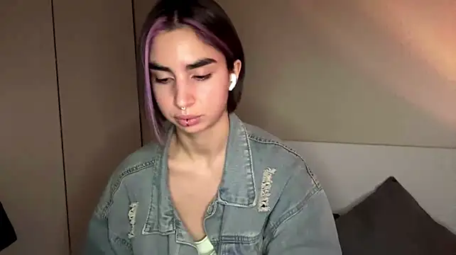 JessiaRuezga - "Lick the finger/camera" 😈
