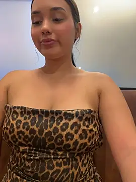 Sara-cherry - DOMI CONTROL PUBLIC PLACE LAST TIPPER