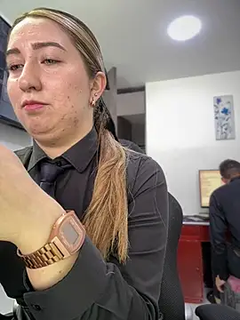 Suzy-111 - 🥵2 fingers in pussy+LT 2min control🥵