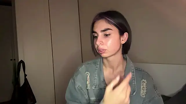 JessiaRuezga - "Lick the finger/camera" 😈