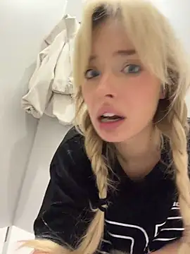 PollyLolly - TAKE OFF PANTS + CAMELTOE PUBLIC WC