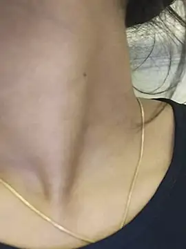 Raseeli_bhabhi1 - Boobs sucking
