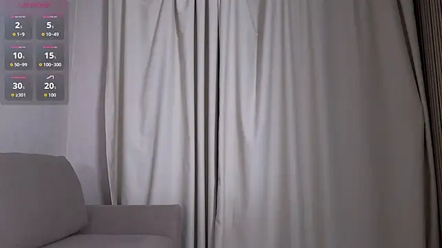 Yumimia - squeez boobs