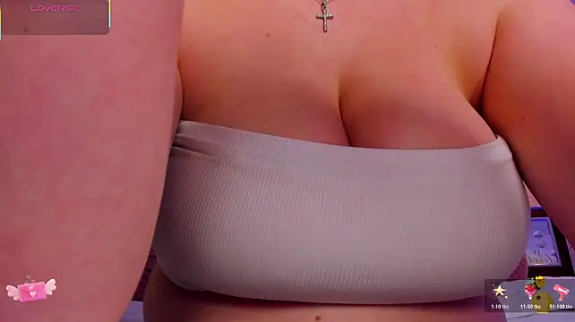 LexiePat - boobs tease😏