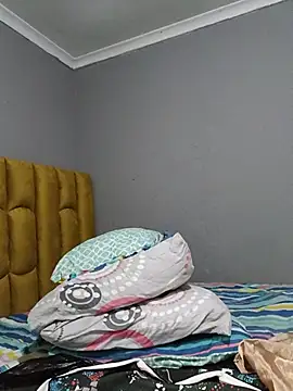 CuteBootyBae - Please help me buy new domi daddy 🙏🙏