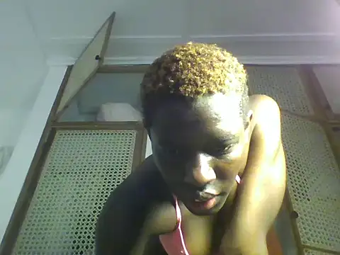 Goldy_petite - twerk