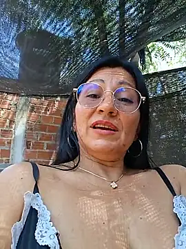 Maturexxxnaughty - A stranger grabs my pussy on the street.