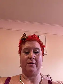 BustyRedxx