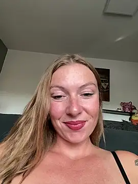 BunnyDiamond1 - 20min Solovideo+Dildo in Pussy😍