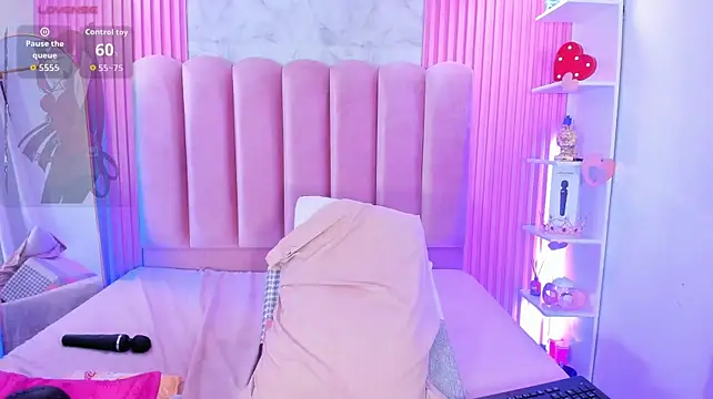LunaRose18 - Squeeze out the juices and taste pussy!