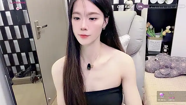 Yueyue-MM - 全裸小狗侧趴2分钟打pp10下