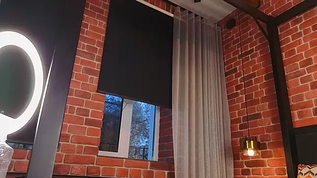 LinnHigh - Ride pillow + fingering my tight pussy