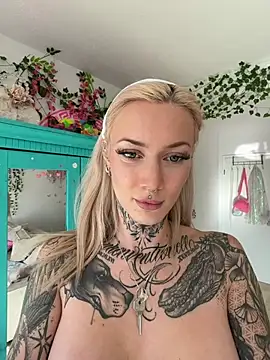 Stella-Kink - Squirt now on my slave ticket show