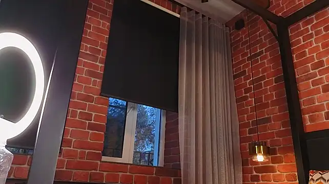 LinnHigh - Ride pillow + fingering my tight pussy