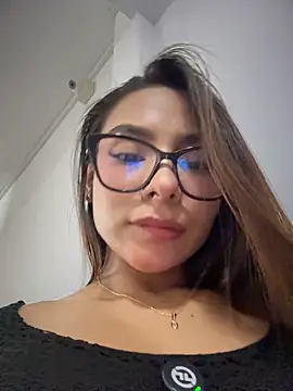 Amira_cute2 - FUck pussy dildo in the Gym 😈
