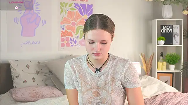 MaydaFoulk - Time to remove my top