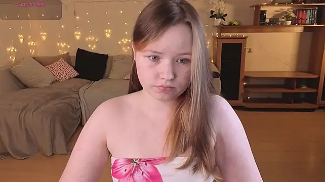Sweetie_Hope - ass close up