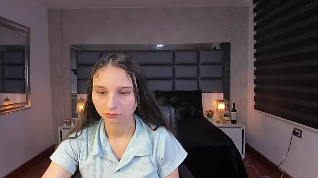 Emilia_Jonnes' Live XXX Chat