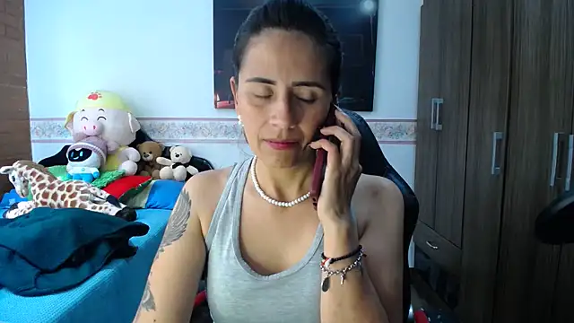 Sharoon_cheerry - show my feet in public