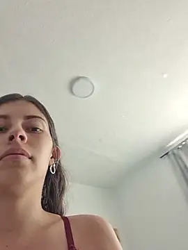 IrisBound - Squeeze tits