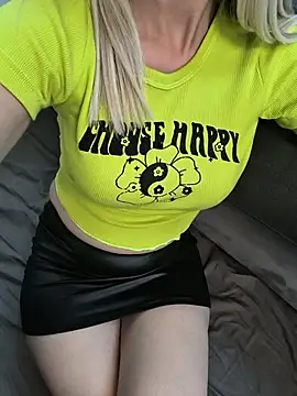 Catblueeyes - take off skirt