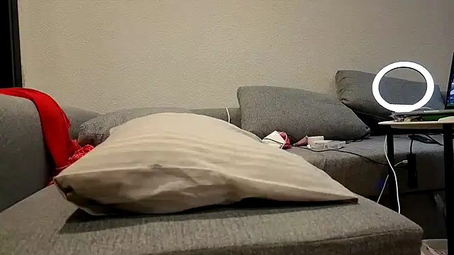 Camii2244 - tease you with my ass in thong