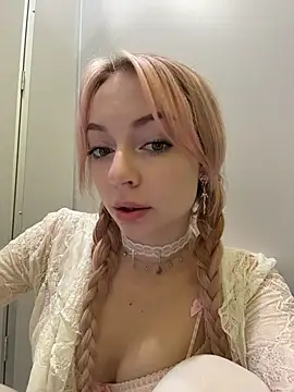Melissa_grr - Show my WET WET PUSSY!