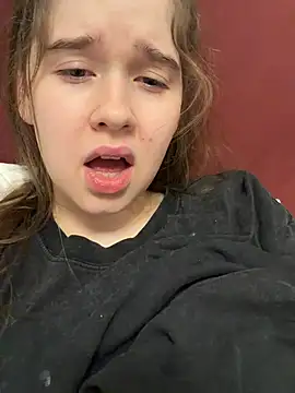 HornyGirlH - SHOW TITS