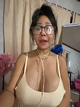 Sweetieme - @fucking drippin pussy in squat naked