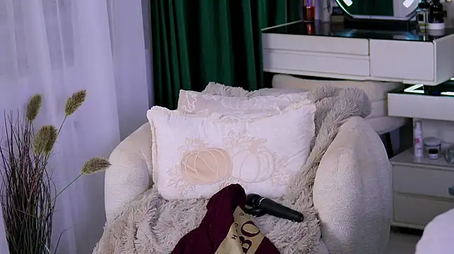 KatieCutieXooo - Cum hard babygirl