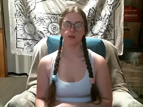 Katie_kitten38 - 🥰 topless time!! ~ 10min!