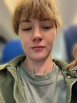IceMur - I fuck myself with a dick in the store'