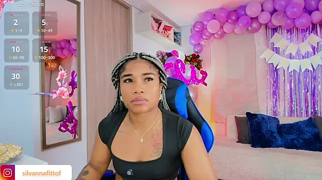 SilvannaFitt - Twerk My Booty CLose TO Cam