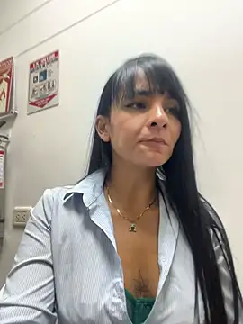 LuxeBrunetteXXX - PLAY PUSSY CLOSE UP!! BE QUIET! 🤫🫣